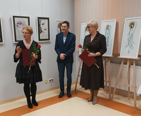 Artystyczne pasje dyrektorek - sztuka haftu w "Galerii międ…